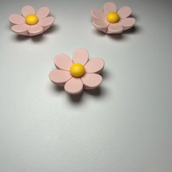 3 Daisy Fridge Magnets - Picture 10 of 17
